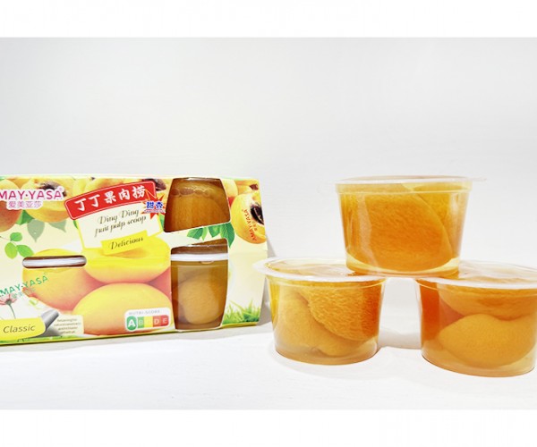 Sweet apricot canned food